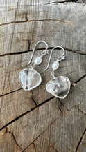 Load image into Gallery viewer, Clear Quartz Heart Earrings With FW Pearl.

