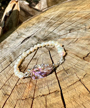 Load image into Gallery viewer, Pearls With Abalone Shell Bracelet