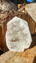 Load image into Gallery viewer, Clear Quartz Geode Towers