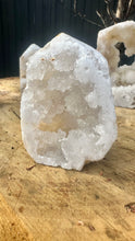 Load image into Gallery viewer, Clear Quartz Geode Towers