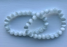 Load image into Gallery viewer, White Cats Eye Bracelet