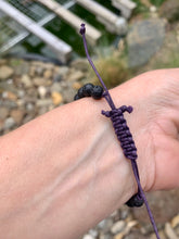 Load image into Gallery viewer, Lavastone With purple cats eye .