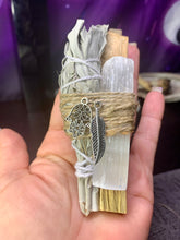 Load image into Gallery viewer, Cleansing Pack With Protection Charms.