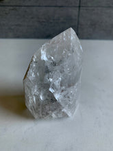 Load image into Gallery viewer, Crackle Quartz Generator