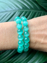 Load image into Gallery viewer, Light Green Cats Eye .