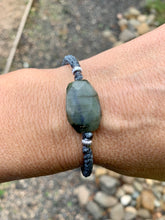 Load image into Gallery viewer, Labradorite String Bracelet