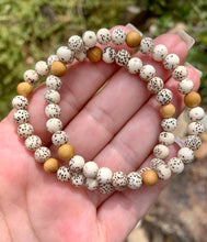 Load image into Gallery viewer, Lotus seed With Sandalwood Bead Bracelet.