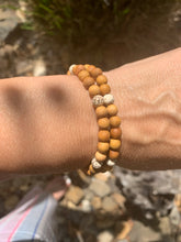 Load image into Gallery viewer, Sandalwood Beads with Lotus seed Bracelet.