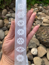 Load image into Gallery viewer, Selenite Chakra Charging Rod