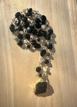 Load image into Gallery viewer, Black Tourmaline Wire Necklace.