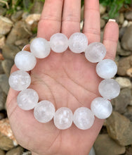 Load image into Gallery viewer, Selenite Bracelet