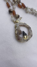 Load and play video in Gallery viewer, Wire Necklace Druzy Agate Slice with Black Tourmaline

