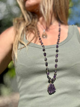 Load image into Gallery viewer, Amethyst Wire Necklace with Amethyst  Druzy Pendant .
