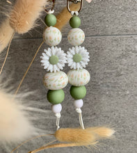 Load image into Gallery viewer, Key Charm / Bag Charm Sage Green Daisy
