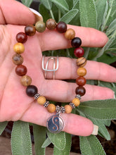 Load image into Gallery viewer, Wooden Mala Beads With Sandalwood with Yin &amp; Yang Charm
