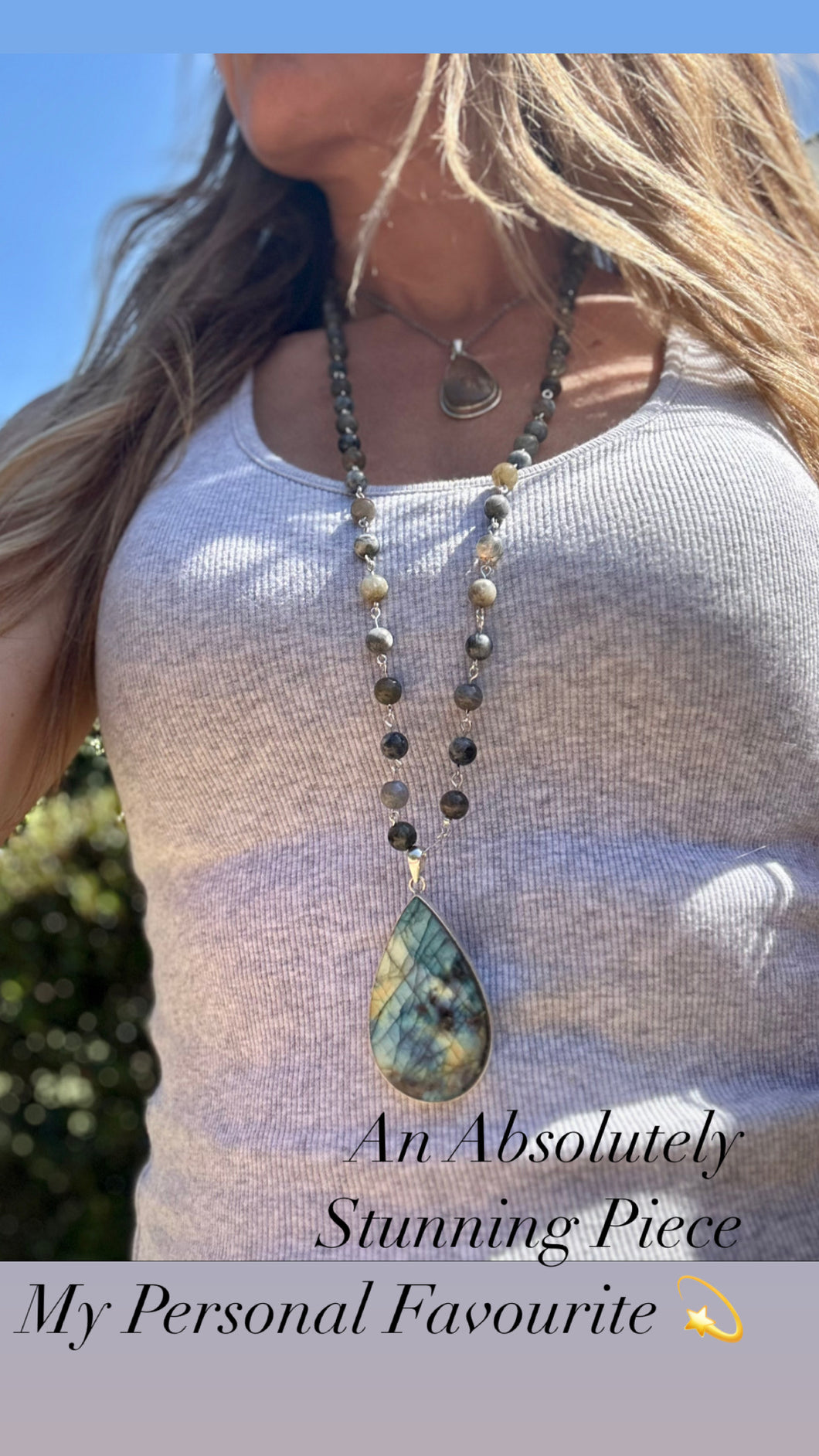 Labradorite Wire Necklace With Large Pendant.