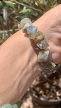 Load image into Gallery viewer, Labradorite Chunky Bracelet.
