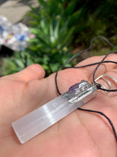 Load image into Gallery viewer, Selenite Pendant.
